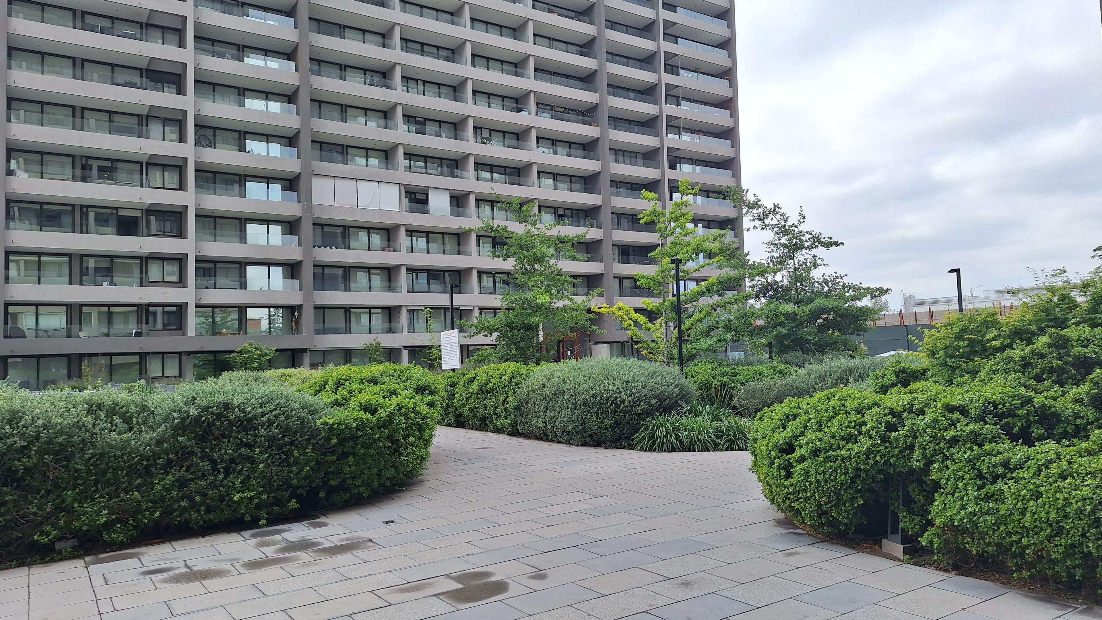 Amplio Dpto, 1d,1b, Cercano A Metro, Servios Y Comercios